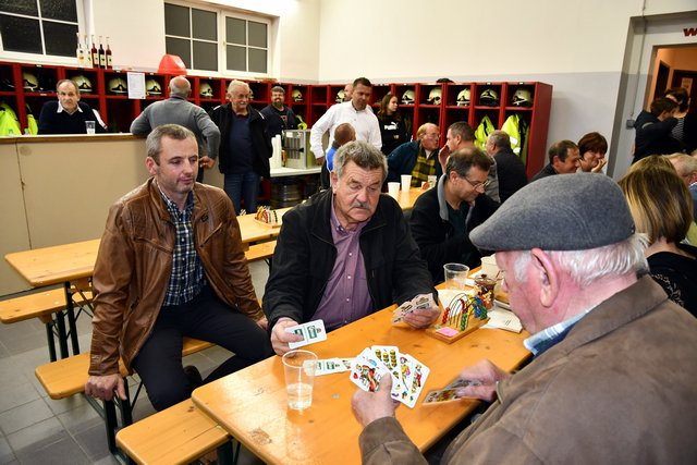 Hendlschnapsen am 9. Nov. 2019