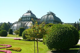 Bestes Sommerwetter im Park Sch&ouml;nbrunn