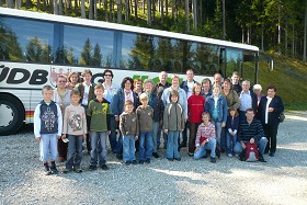 Die Teilnehmer bei der Mittelstation am Elfenberg