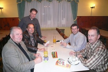 Vizebgm. Reinhard Strobl und GR G&uuml;nter Ganster beim Spiel mit LAbg. Leo Radakovits bzw. Stefan Jandrisevits