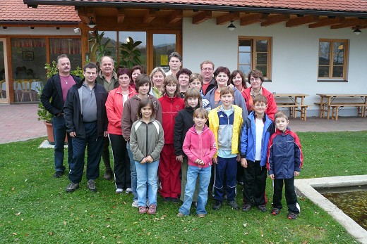 Die vollz&auml;hlige Gruppe der Nordic Walker samt Begleitung