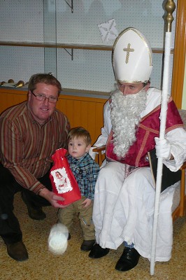 Die Kleinsten freuten sich &uuml;ber Geschenke vom Nikolaus