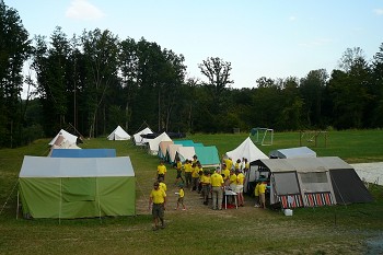 Pfadfinder in Kleinm&uuml;rbisch - Essensausgabe im Zeltlager