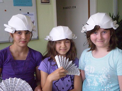 Elisabeth, Laura und Julia haben im Juli das 4. Schuljahr beendet