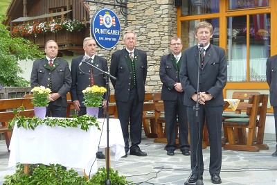 Einweihung der Danke-Stoakogler-Statue in Gasen