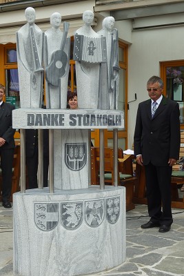 Einweihung der Danke-Stoakogler-Statue in Gasen