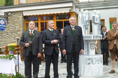 Einweihung der Danke-Stoakogler-Statue in Gasen