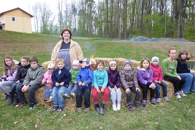 Ostereiersuche 2012 beim Spielplatz