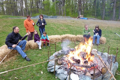 Ostereiersuche 2012 beim Spielplatz