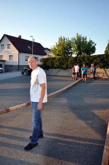 40. Maibaum für Gastwirt Josef Marth