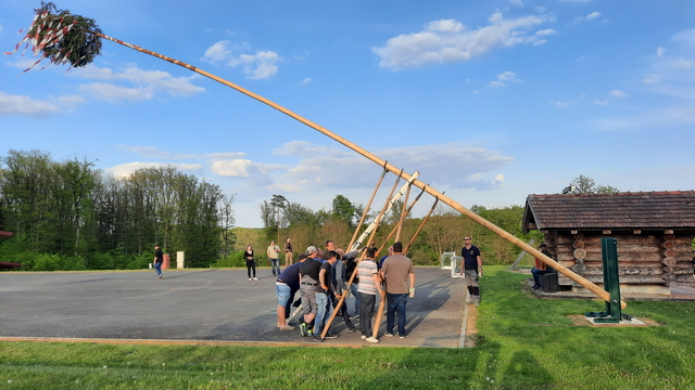 Maibaum-Aufstellen am 30. April 2022