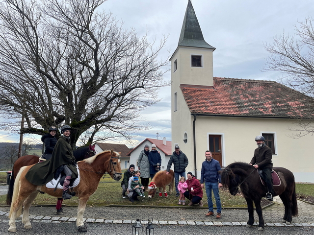 Reiterfreunde überbrachten Friedenslicht