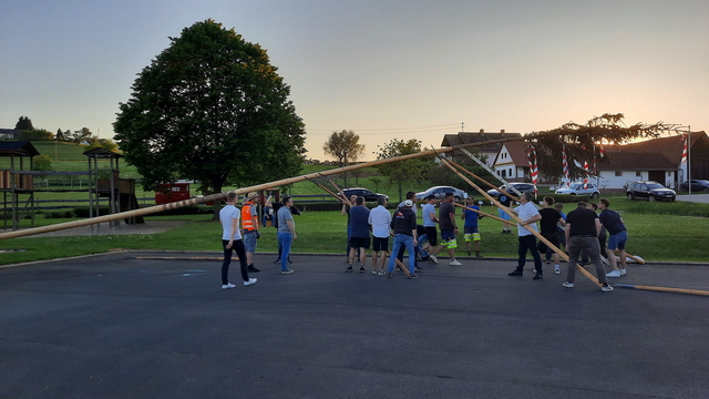 Maibaum-Aufstellen am 30. April 2025
